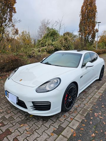 Porsche Panamera GTS GTS