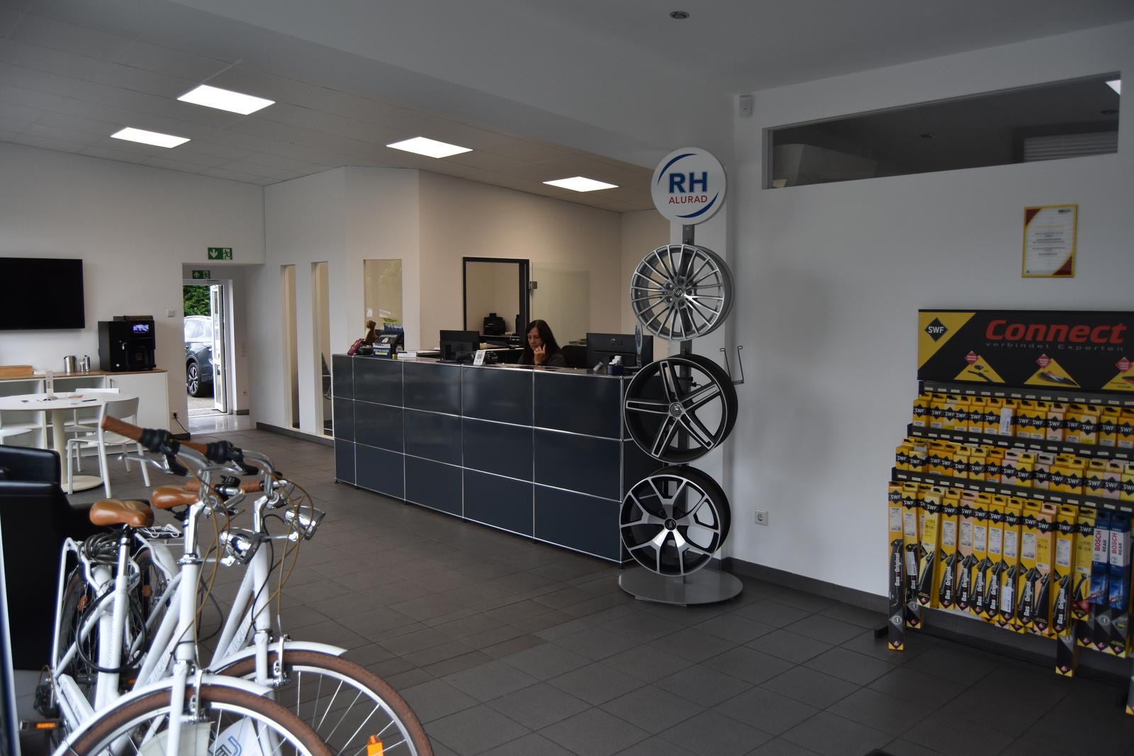showroom-image-main