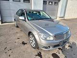 Mercedes-Benz C 230 C Limousine C 230 - Mercedes-Benz C 230 mit Benzin-Antrieb