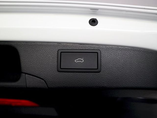 Skoda Superb Combi L&K AHK Standh. LuftLeder VC Travel