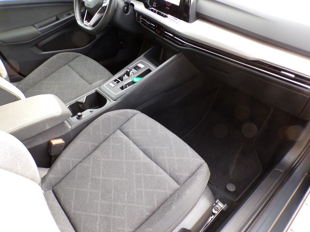 Fahrzeugabbildung Volkswagen Golf VIII Variant 2,0 TDI Life DSG *AHK*LED*Side