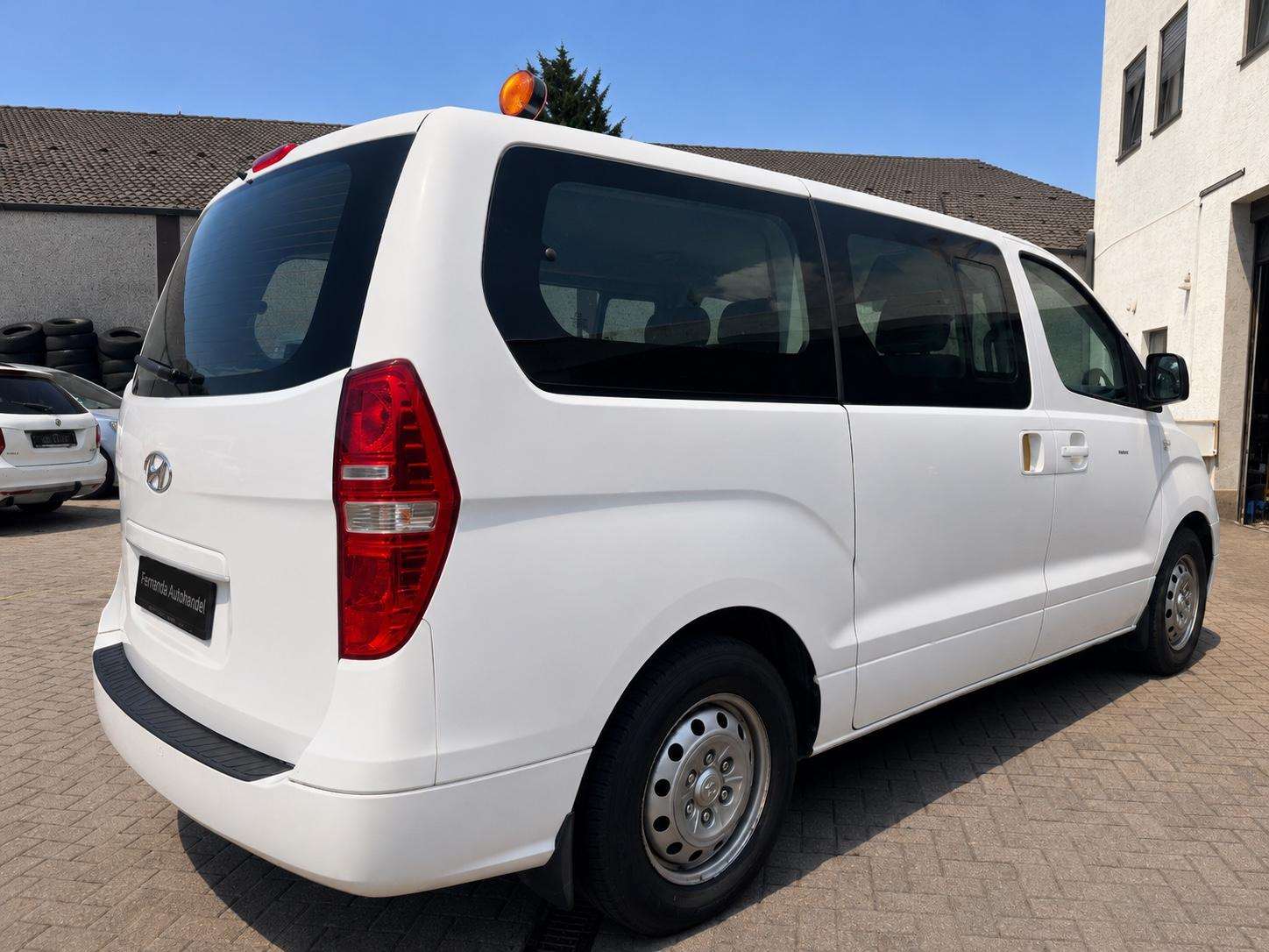 Hyundai H-1 Travel Comfort | 1 hand | 8 Sitzer |