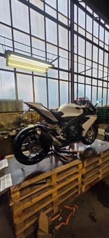 Aprilia RSV4  - APRILIA WEIß