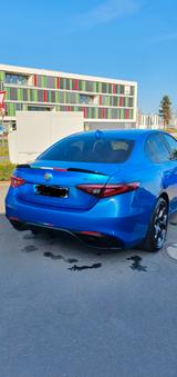 Alfa Romeo Giulia 2.0 Turbo Veloce Q4 - Alfa Romeo: Blau