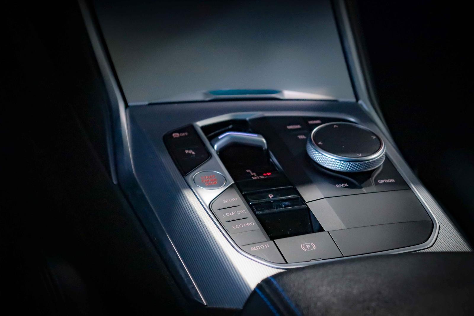 BMW M340d xDrive Limo H&K*PANO*KAMERA*STDHZ*KEYLESS