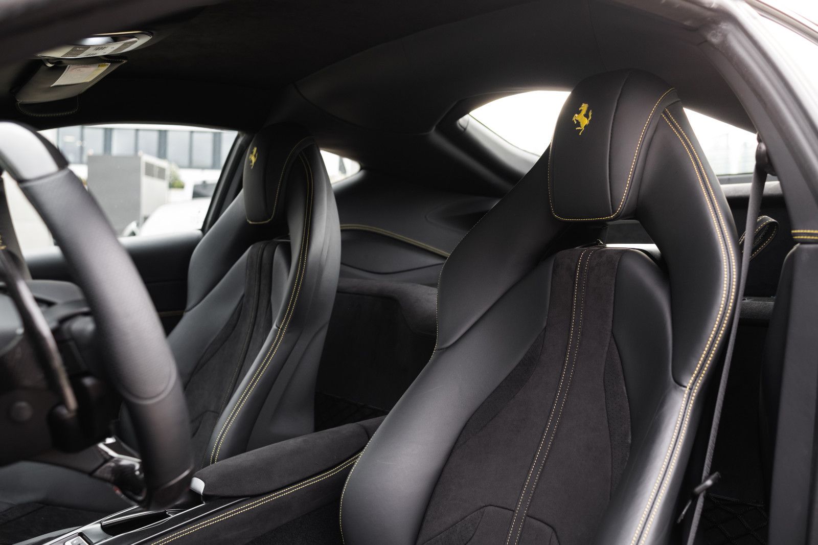 Fahrzeugabbildung Ferrari 812 Superfast-Garantie-Lift-ohne OPF-Kofferset