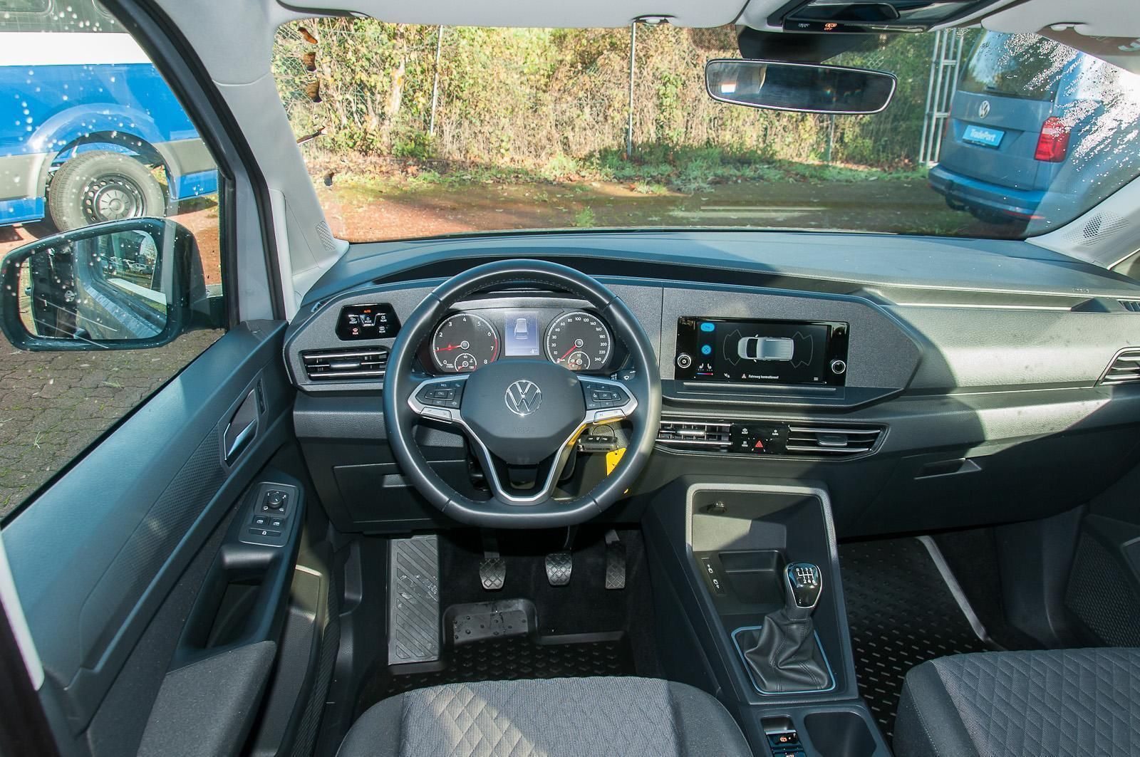 Fahrzeugabbildung Volkswagen Caddy 1,5 TSI 'Dark Label' LED Klima Panorama Al