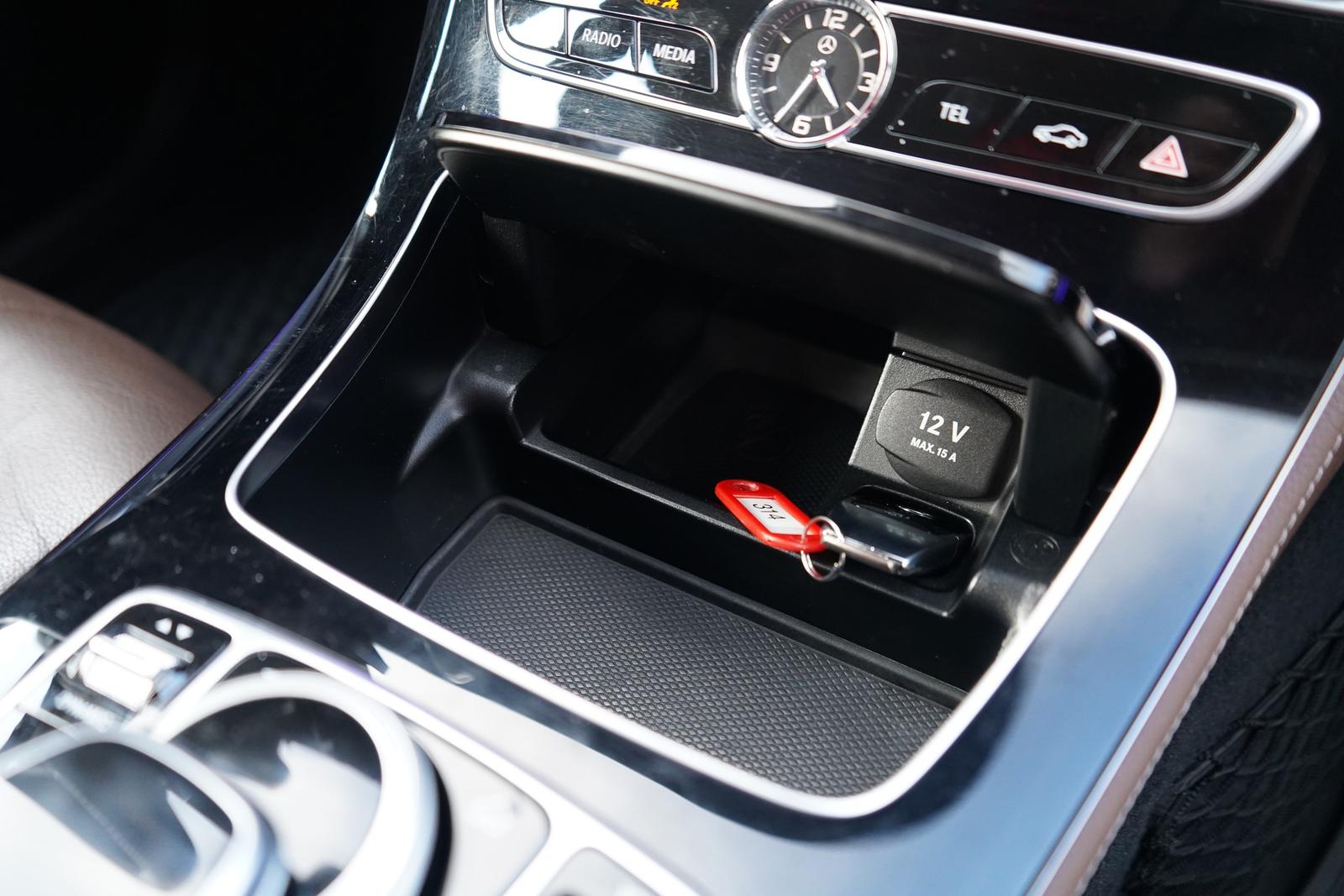 Mercedes-Benz E220 dT-Modell Avantgarde Klimaaut. Navi LED AHK