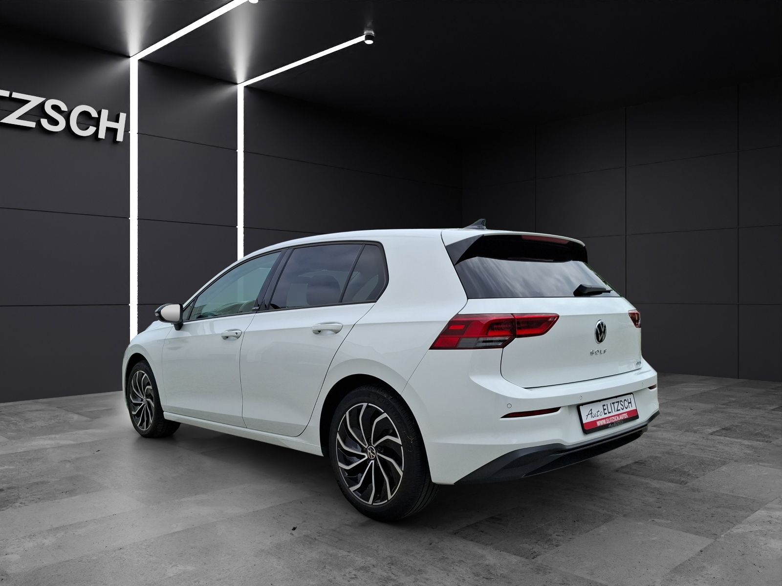 Fahrzeugabbildung Volkswagen Golf VIII eTSI United DSG LED Navi AID ACC RFK S