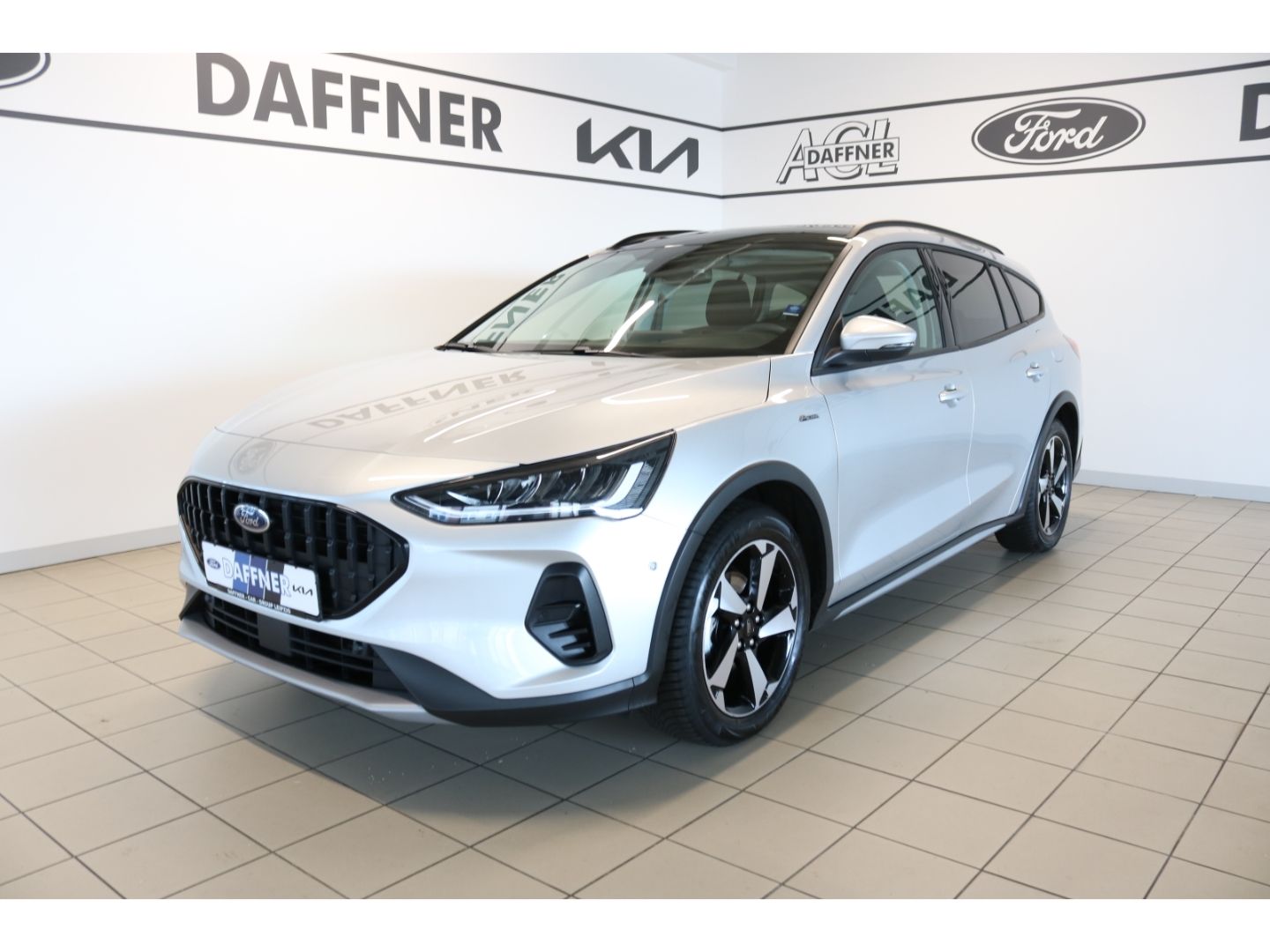 Fahrzeugabbildung Ford Focus Active X Schiebdach LED DAB totWinkel ASS