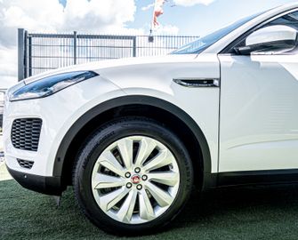 Fahrzeugabbildung Jaguar E-PACE 2.0 S AWD 1.HAND|KAMERA|LED|KEYLESS|SPURH