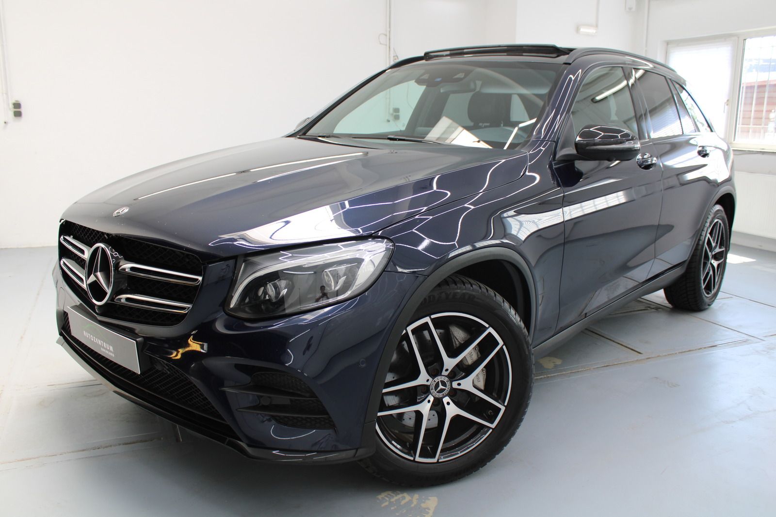MERCEDES-BENZ GLC 300 4Matic AMG-LIne/360°/Burmester/Pano/Totw
