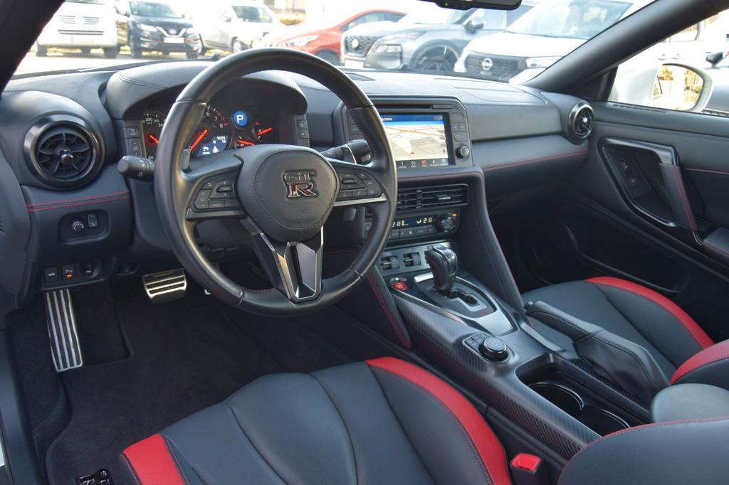 Nissan GT-R