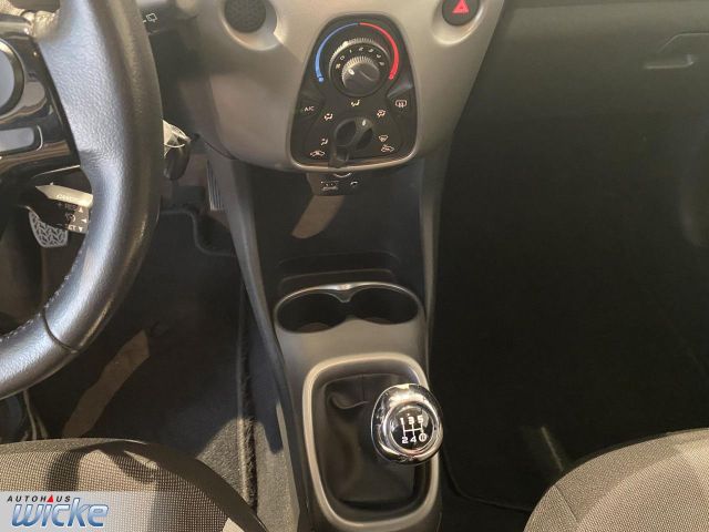 AYGO 1.0 x-play Team D KLIMA RÜCKFAHRKAMERA LM