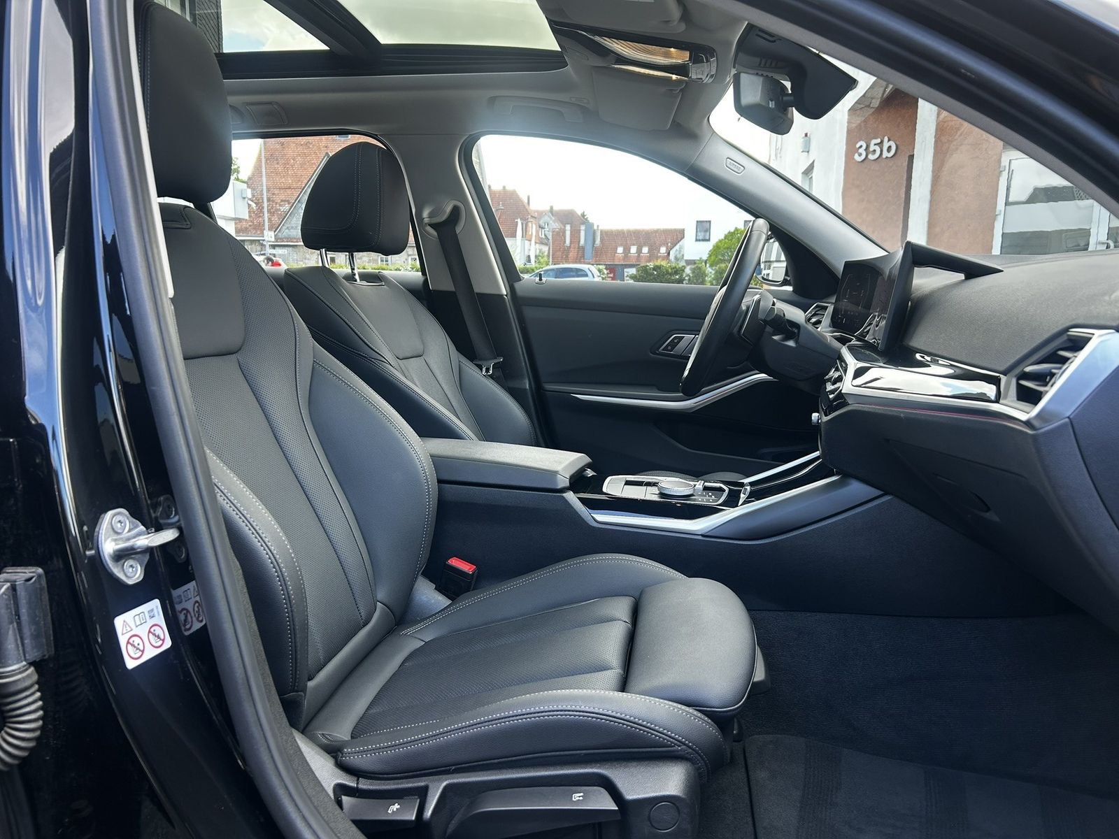 BMW 318i Touring Panorama LiveCockpit+ Sport ActiveG foto 18