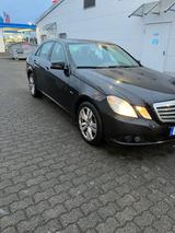 Mercedes-Benz E 220 CDI BlueEFFICIENCY - - Mercedes-Benz E 220 aus 2009: Cdi
