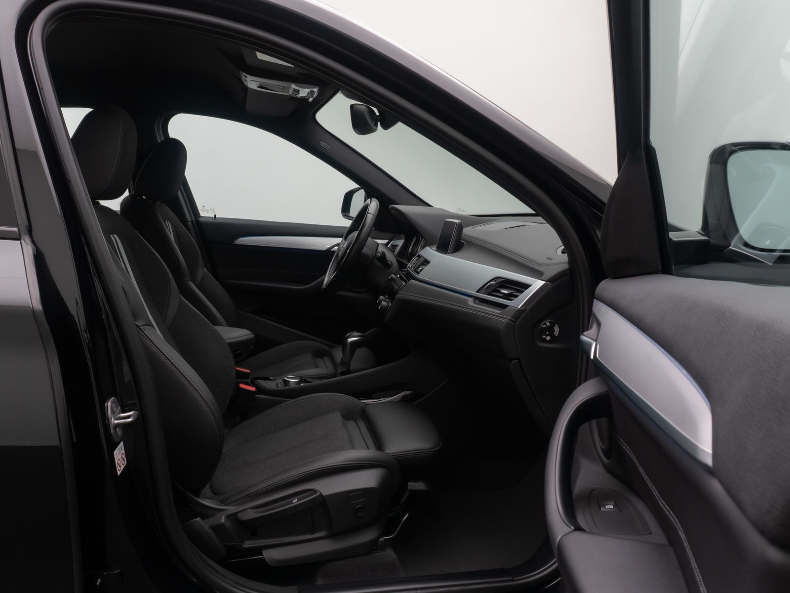 Fahrzeugabbildung BMW X1 xD25e M Sport Navi LED DAB GeschwindigReg 18"