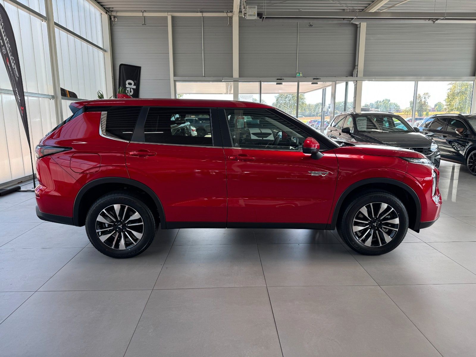 Fahrzeugabbildung Mitsubishi Outlander 2.4 PHEV 4WD Diamant PLUS