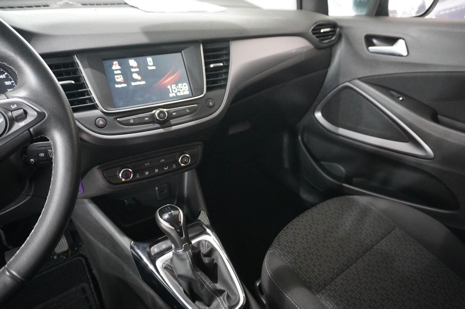 Fahrzeugabbildung Opel Crossland (X) 1.2 EDITION NAVI/LED/KAMERA/DAB+