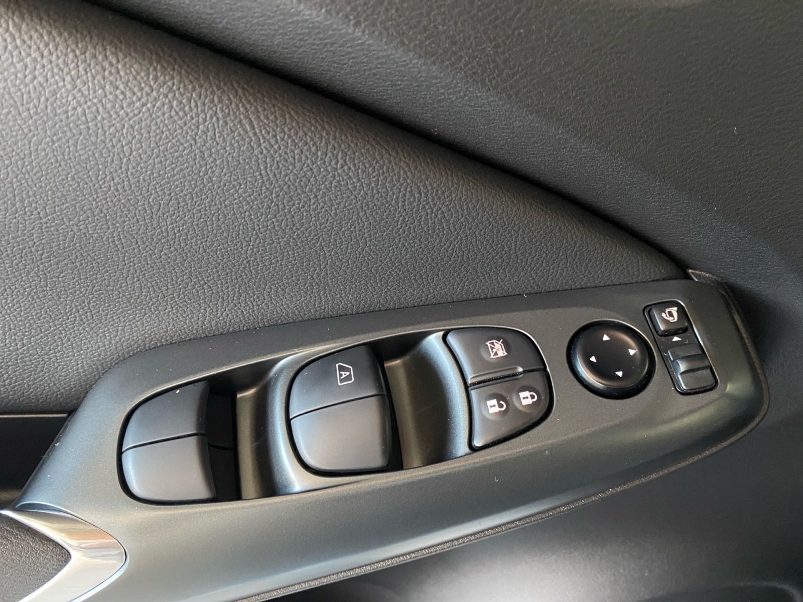 Fahrzeugabbildung Nissan JUKE 1.0 DIG-T 6MT ACENTA NC Komfort*LED*Sitzhzg