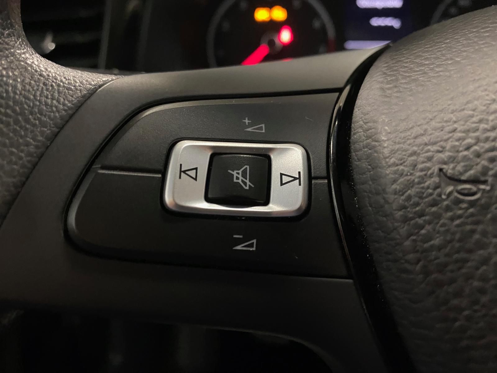 Fahrzeugabbildung Volkswagen Polo 1.0 TSI Comfortline PDC+SITZHEIZ+ALLWETTER+