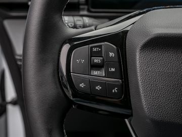 Ford Puma Mild-Hybrid Titanium Digitales Cockpit LED