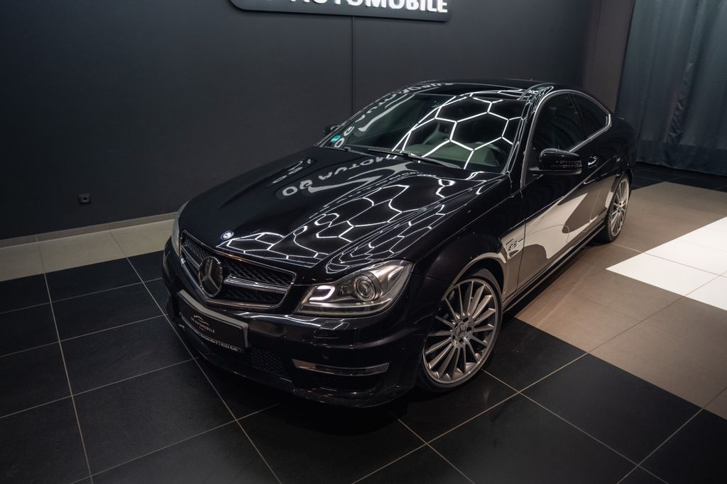 MERCEDES-BENZ C 63 AMG Coupe*H&K*PANO*LEDER*LED*MEMORY*DISTRON MERCEDES-BENZ C 63 AMG Coupe*H&K*PANO*LEDER*LED*MEMORY*DISTRON