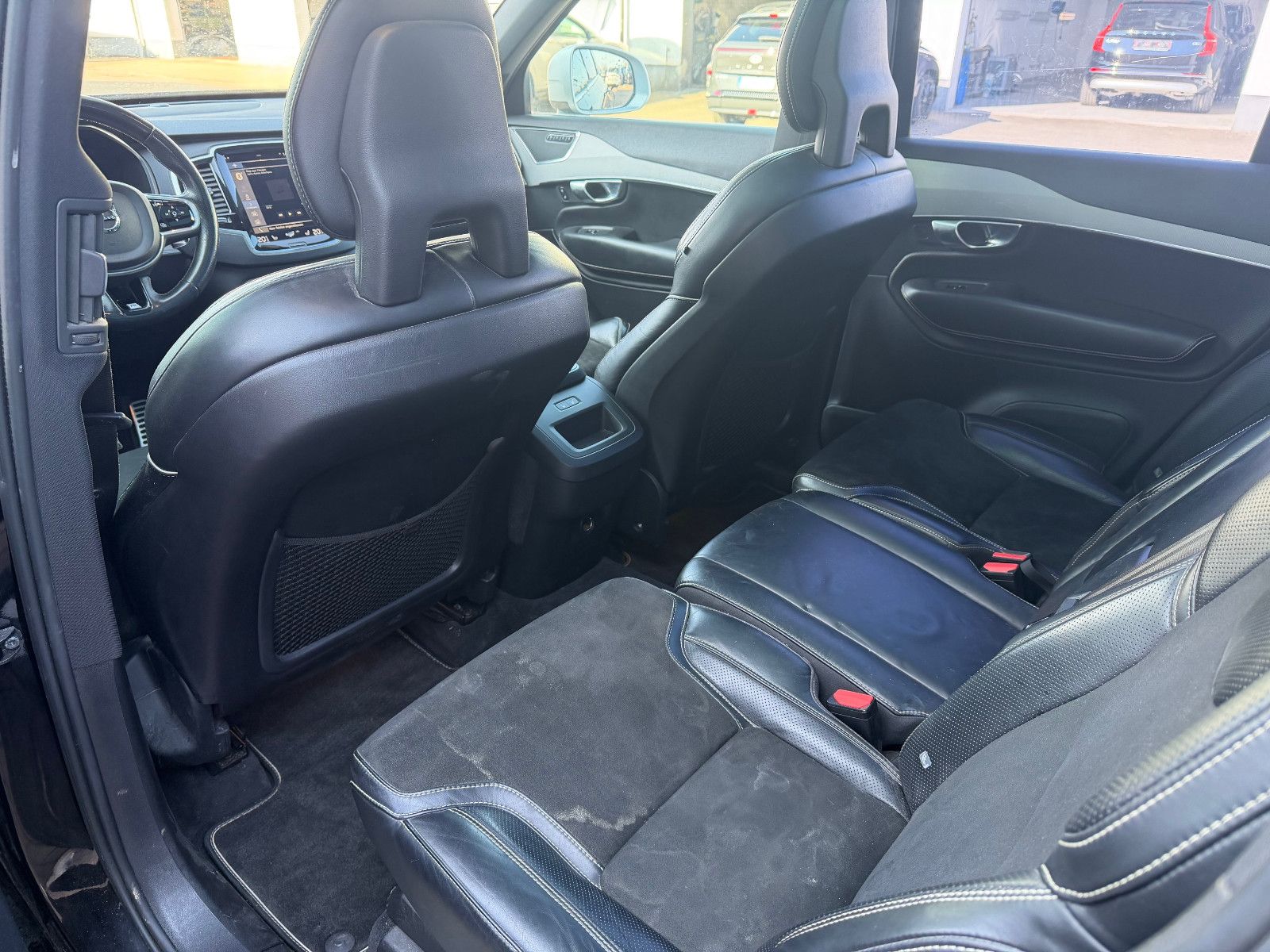 Fahrzeugabbildung Volvo XC90 D5 R Design AWD*LUFT*PANO*STHZ*7Si*MIETKAUF