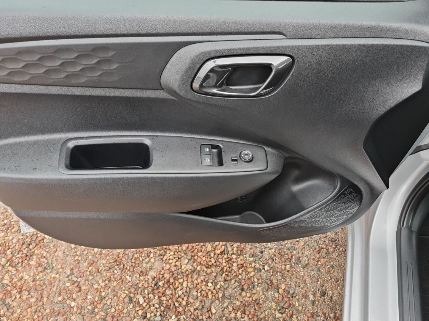 Fahrzeugabbildung Hyundai i10 TREND 1.2  KOMFORT-P+ALLWETTER+KAMERA+SHZ