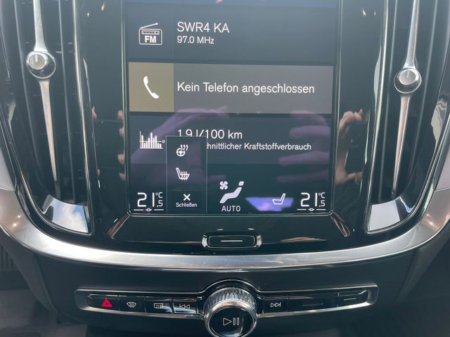 Volvo V60 Kombi Momentum Core*Buisness*CarPlay*1.Hand*