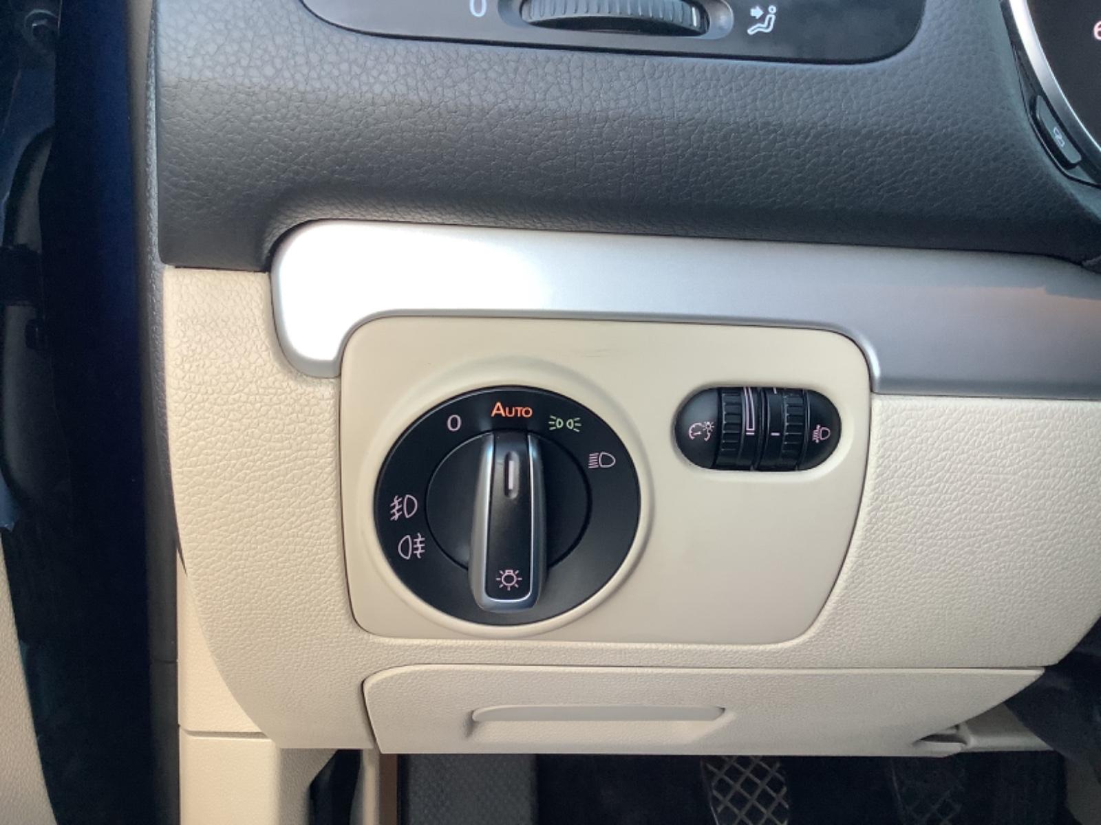 Volkswagen Golf 2010 — photo 16