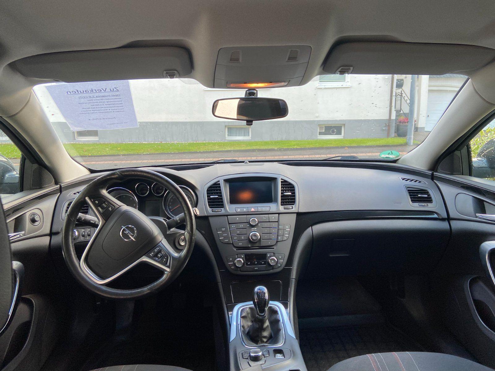 Opel Insignia 2012 — interior