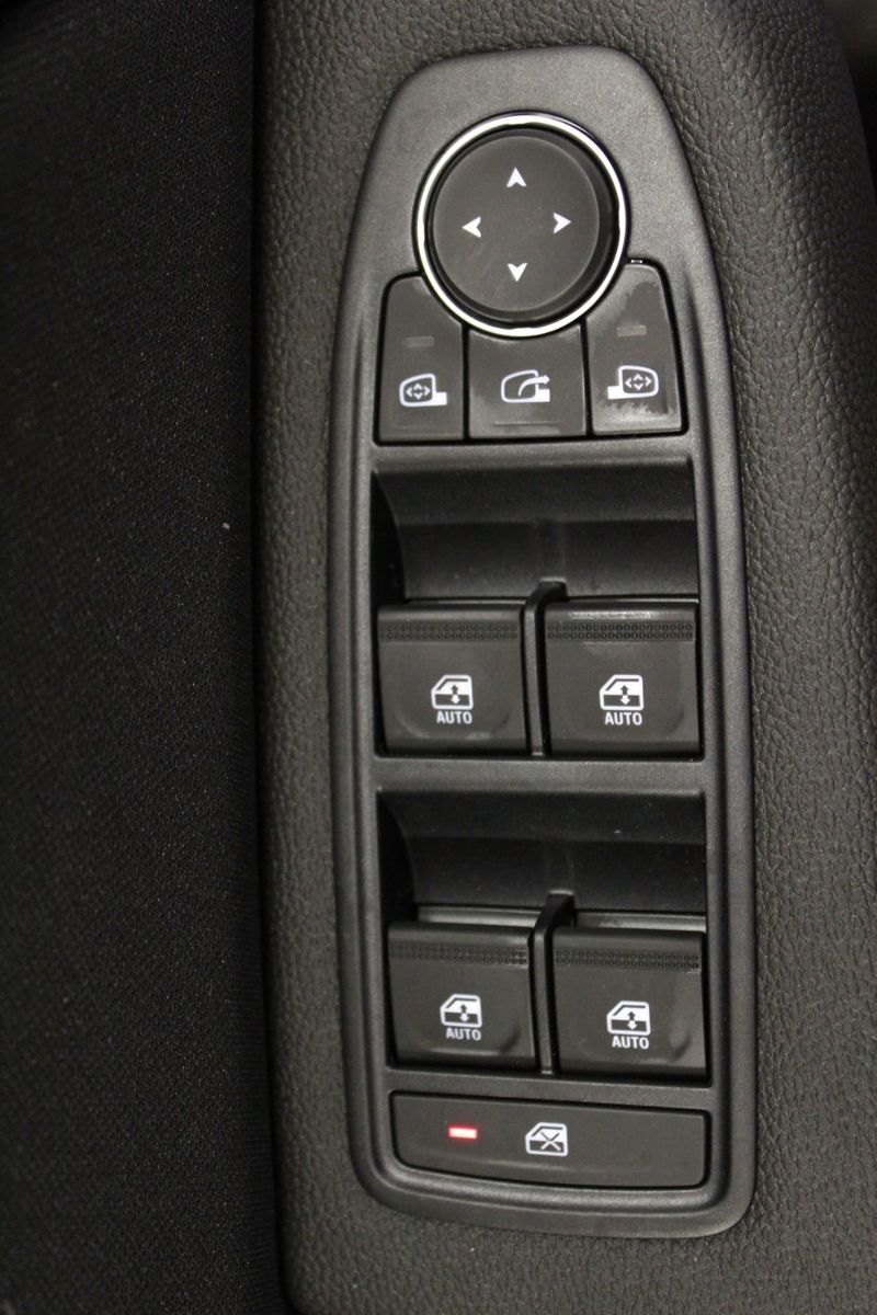 Fahrzeugabbildung Renault Clio TCe 90 Esprit Alpine *Winter-Paket*Bose*