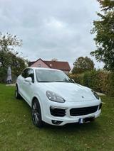 Porsche  S E-Hybrid Platinium Edition MwSt ausweisbar - Porsche Cayenne mit Hybrid-Antrieb: Geländewagen