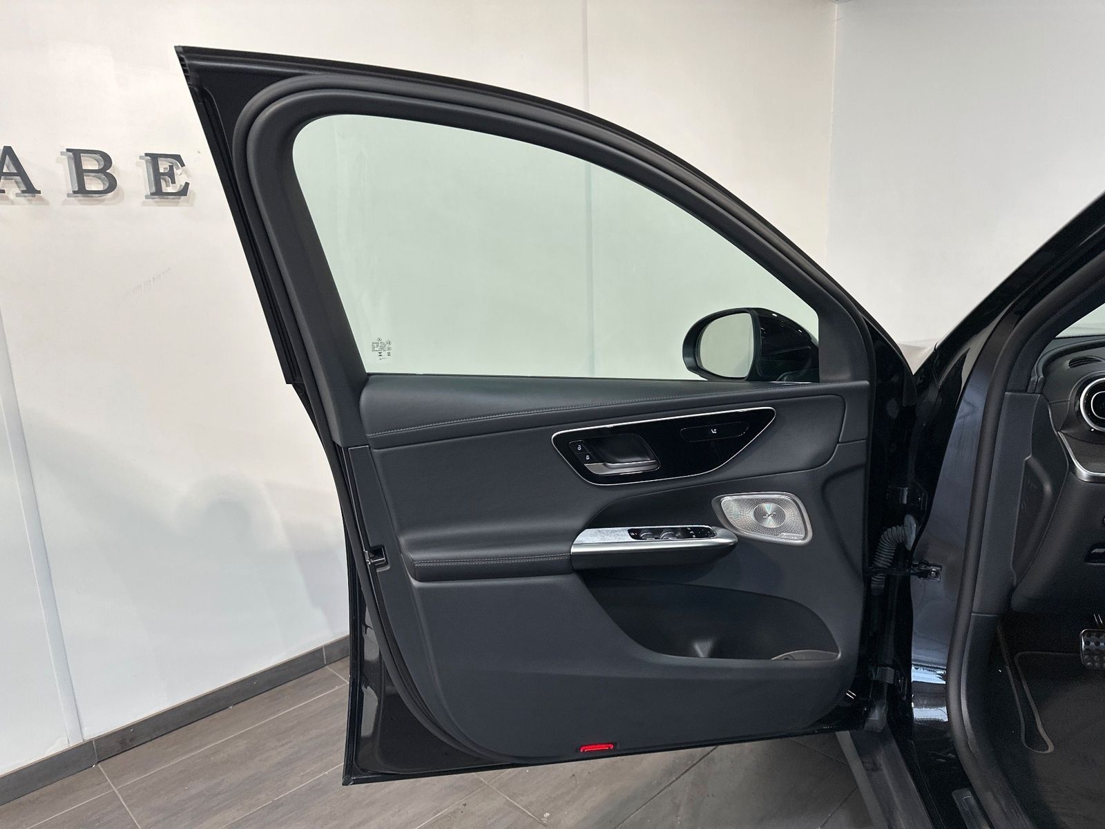 Fahrzeugabbildung Mercedes-Benz GLC 220 d 4M AMG-Line Night-Paket NAV+LED+AHK