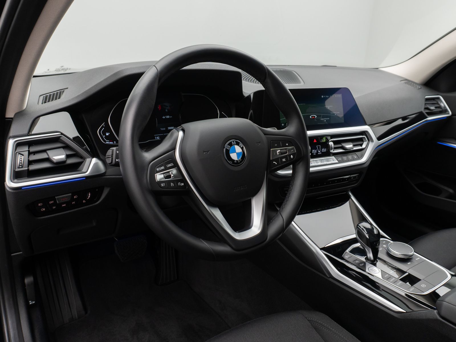 Fahrzeugabbildung BMW 320i CockPit+ DAB PDC LED Lordos Sitzhzg Komfort