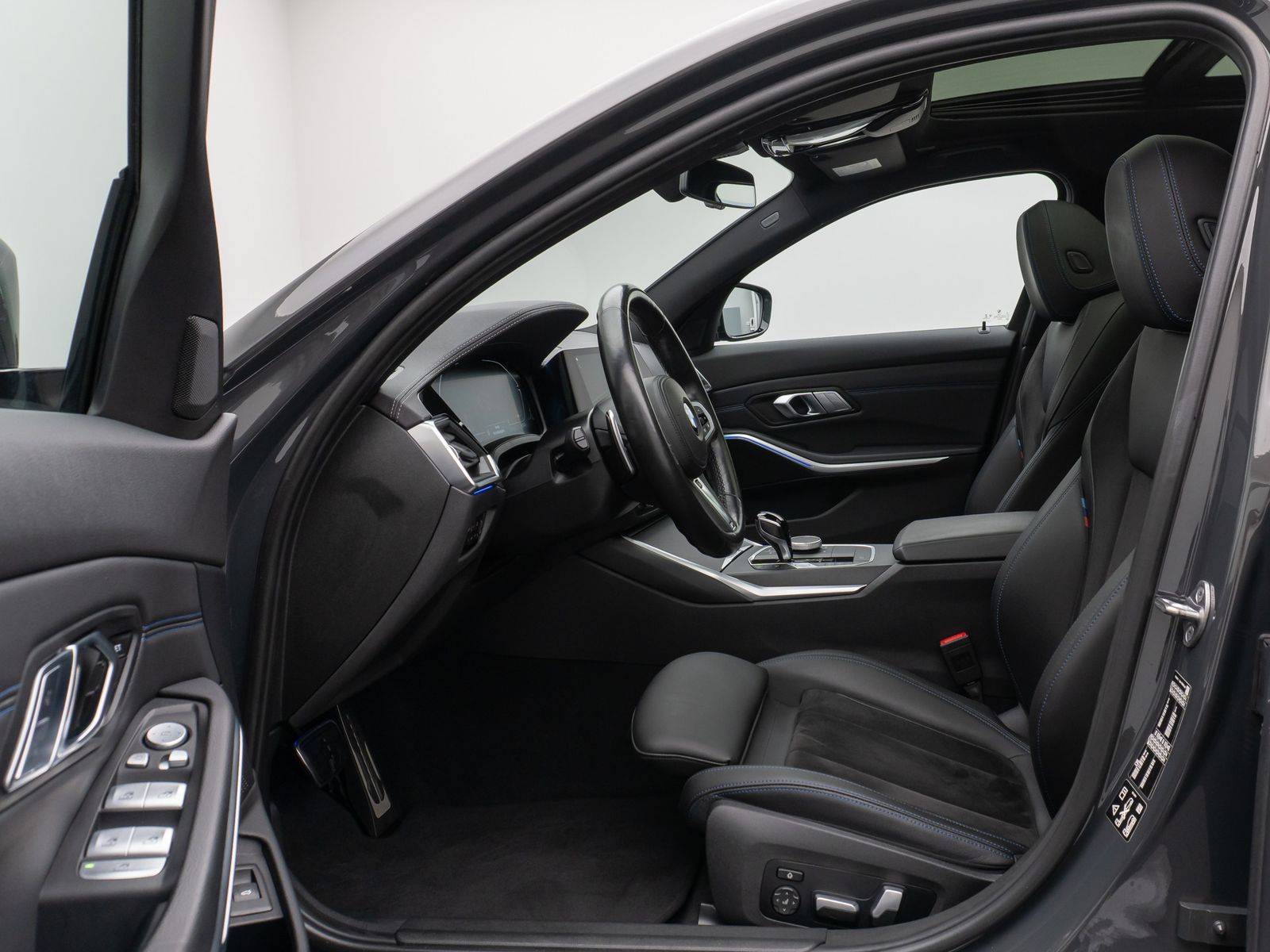 Fahrzeugabbildung BMW 320d xD M Sport Panorama Laser Kamera DAB HiFi