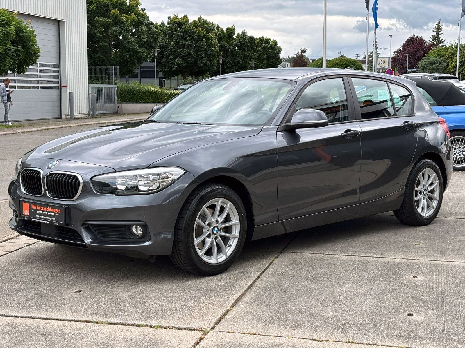Fahrzeugabbildung BMW 118i Advantage Steptronic. ACC PDC NAV AHK SHZ