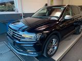 Volkswagen Tiguan Allspace 2.0 TDI SCR DSG 4MOTION Highline - mit Diesel-Antrieb: Schwarz, Alcantara, Head-Up Display