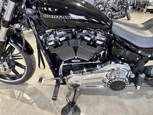Fahrzeugabbildung Harley-Davidson Breakout Tunderbike Umbau Chrome Head YouTube