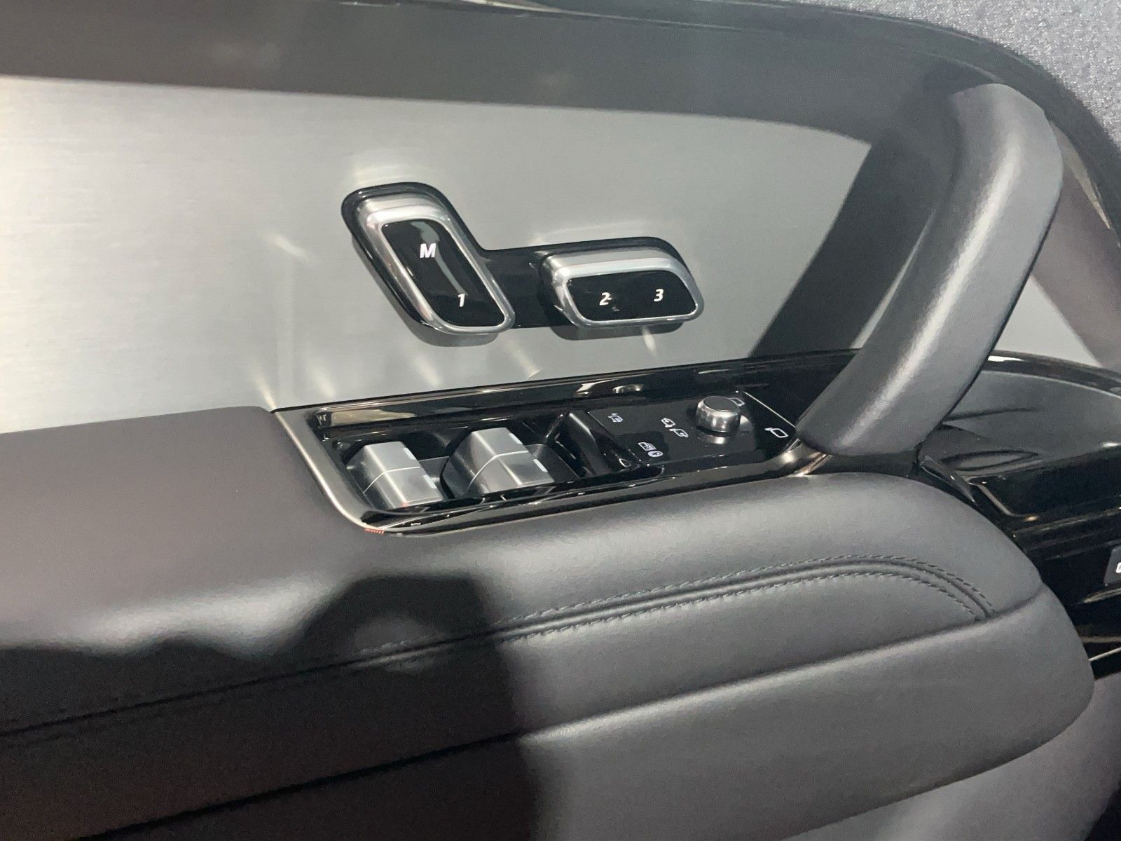 Fahrzeugabbildung Land Rover Range Rover Sport Sport Dynamic SE D300*Pano*SHZ
