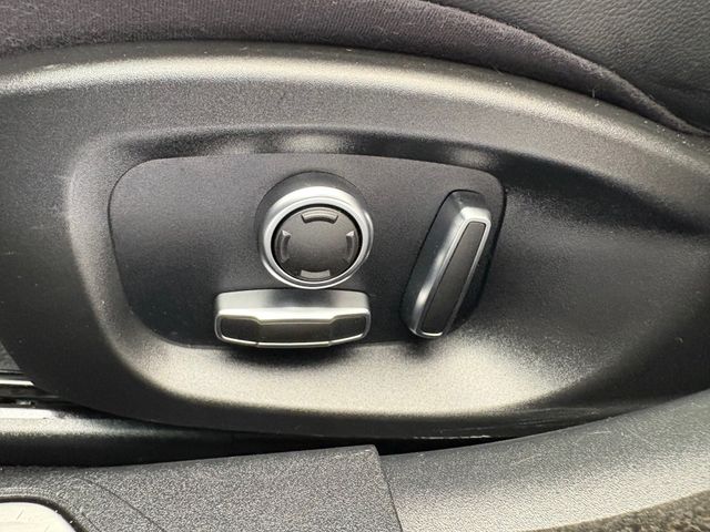 Fahrzeugabbildung Jaguar XE D180 Black+1.Hand+Leder+360°+ACC+Schiebedach