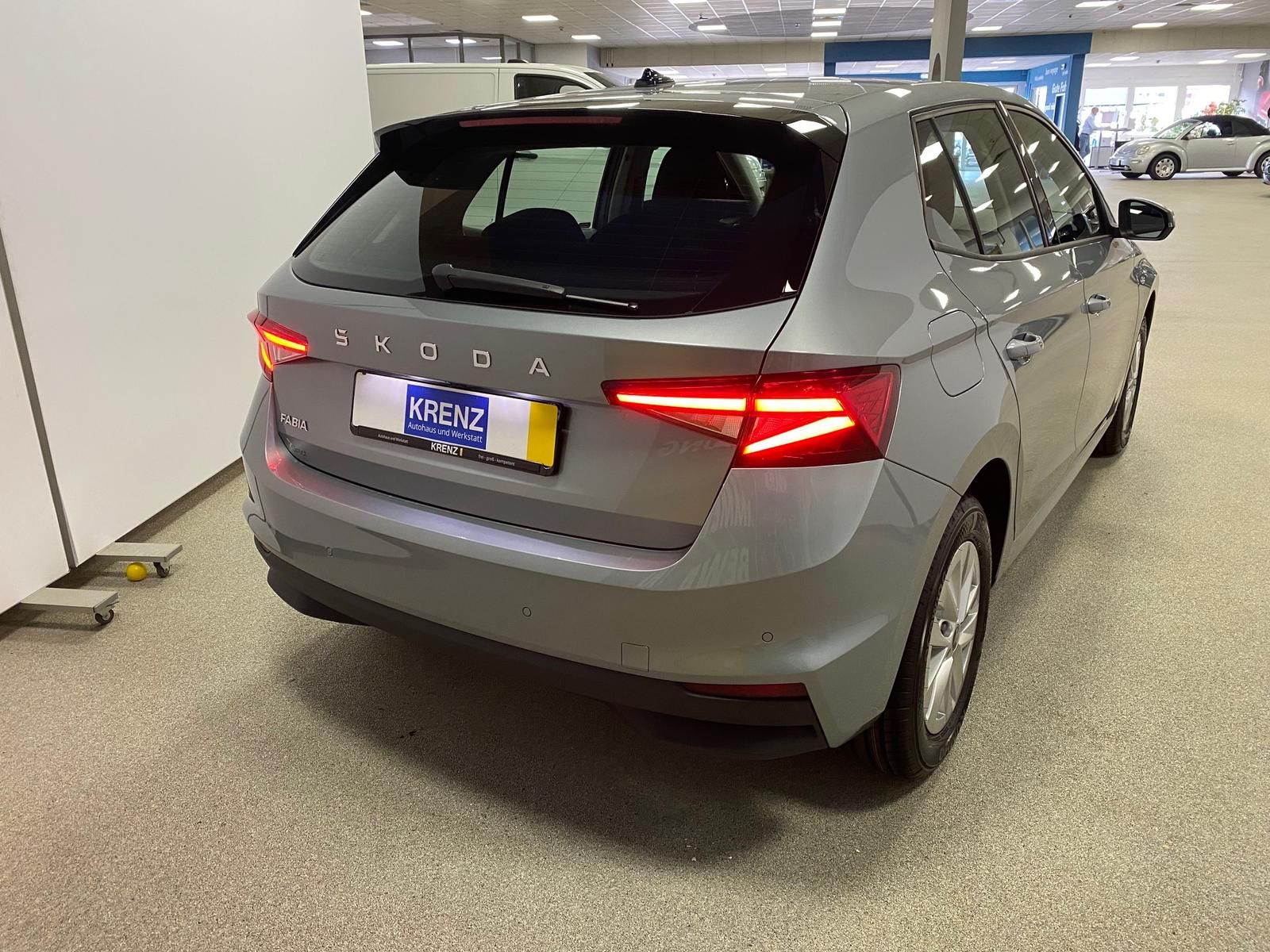 Fahrzeugabbildung SKODA Fabia 1.0 TSI+Garantie 2031+RüKAMERA+ALU+PDC+