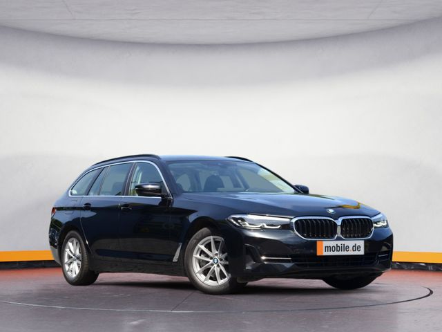 BMW 530d xDrive STNDHZ H-UP LEDER AHK LUFT NAVI LED