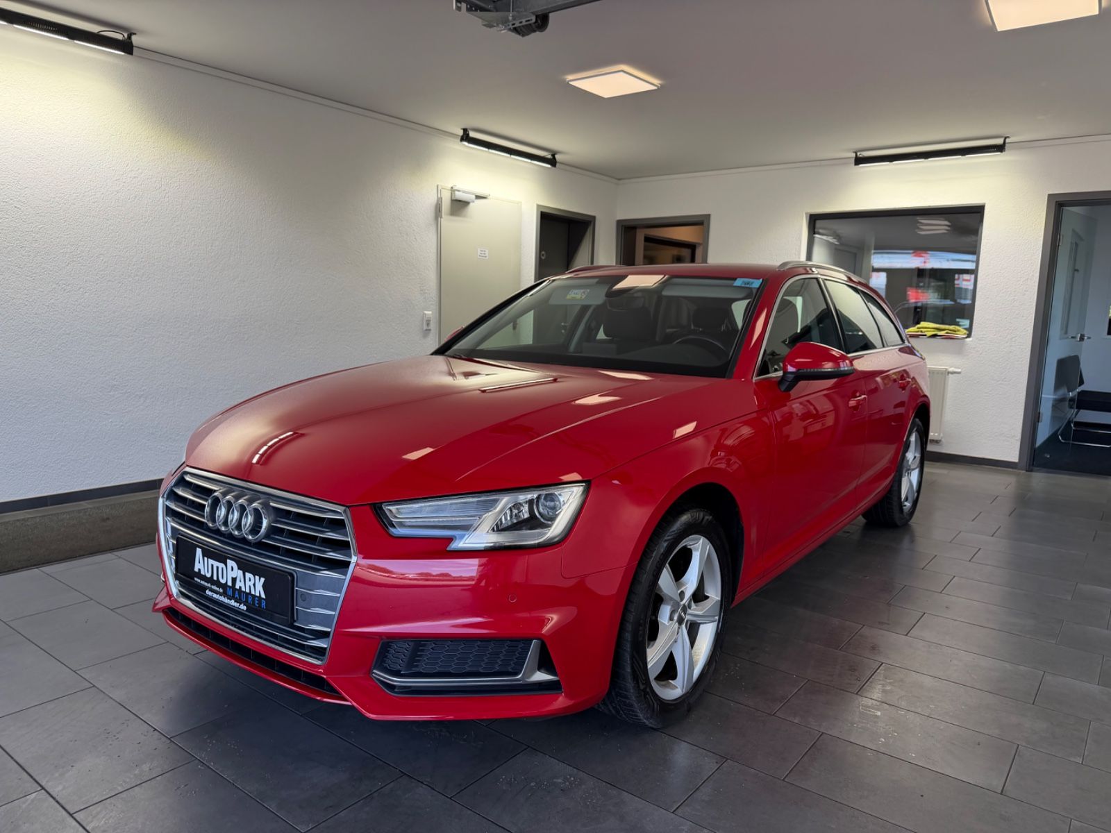 Audi A4 - 1