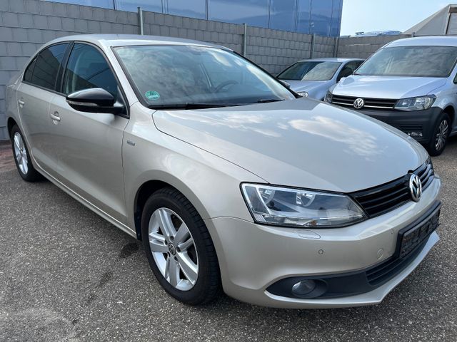 Volkswagen Jetta 1.4 TSI MATCH/TeilLLEDER/Navi/1Hand