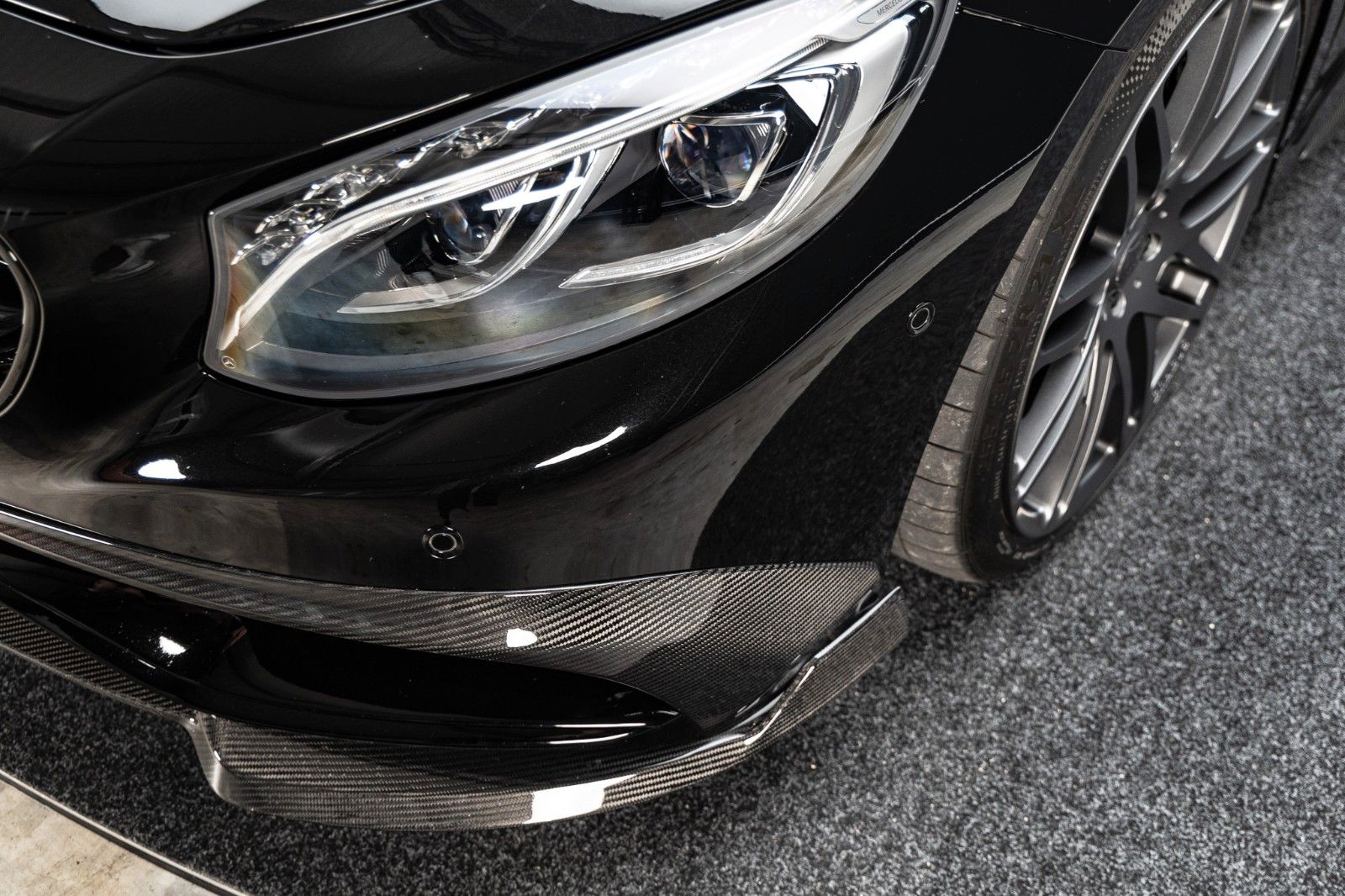 Fahrzeugabbildung Mercedes-Benz BRABUS 850 Coupé C217 + 850 PS + 15.255 km