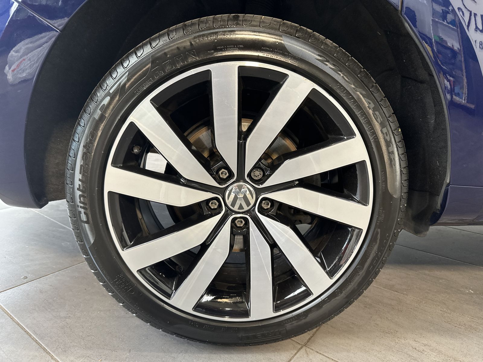 Fahrzeugabbildung Volkswagen Sharan 2.0 TDI DSG IQ.DRIVE NAV+AHK+DCC+KAMERA