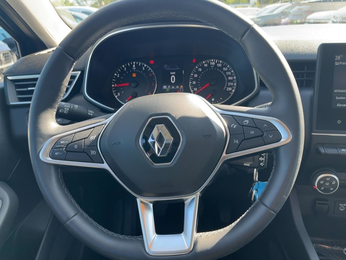 Fahrzeugabbildung Renault Clio ZEN TCe 90 EPH 7"Touch - mit KI generiert/bearbeitet