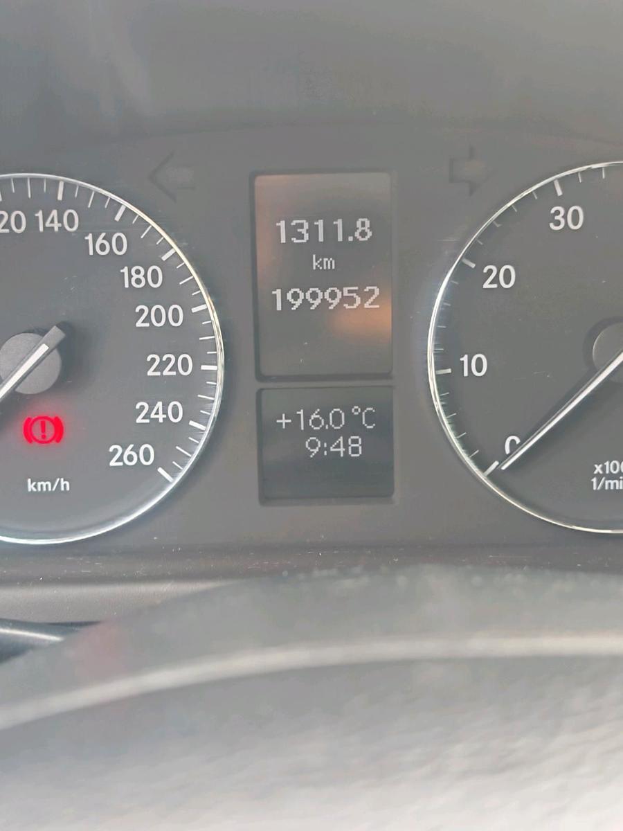 Mercedes-Benz C230 2004 — photo 13